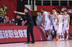 广东宏远队主教练因健康原因辞职，球队何去何从？的简单介绍